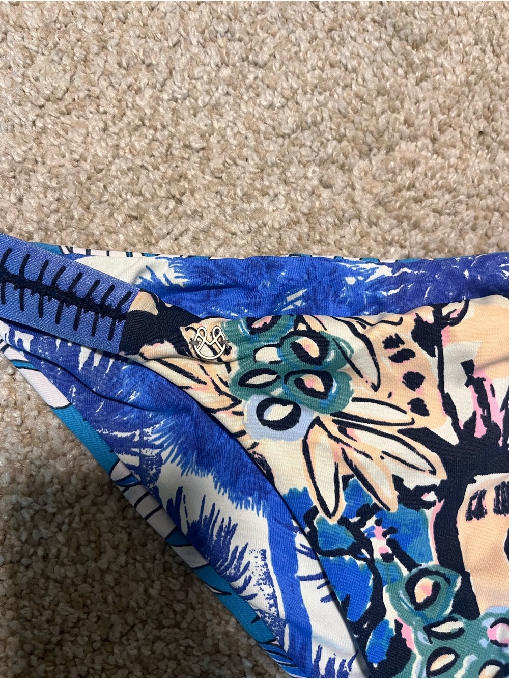 Maaji Reversible Embroidered Sliding Triangle Bikini Set Size Small - Picture 3 of 3